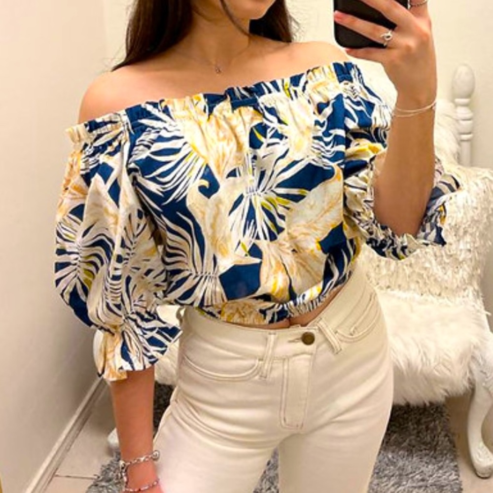 NWT Flying Tomato off shoulder knit top